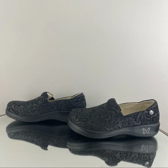 ALEGRIA Black Leather Floral Paisley Embossed Keli Professional Slip On Loafers - Picture 9 of 12